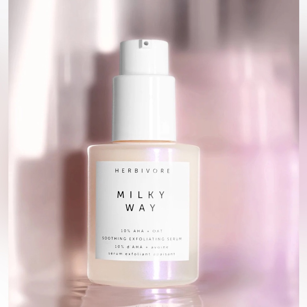 Herbivore
Milky Way 10% AHA + Oat Soothing Exfoliating Serum